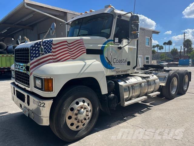 Mack PI64T Prime Movers