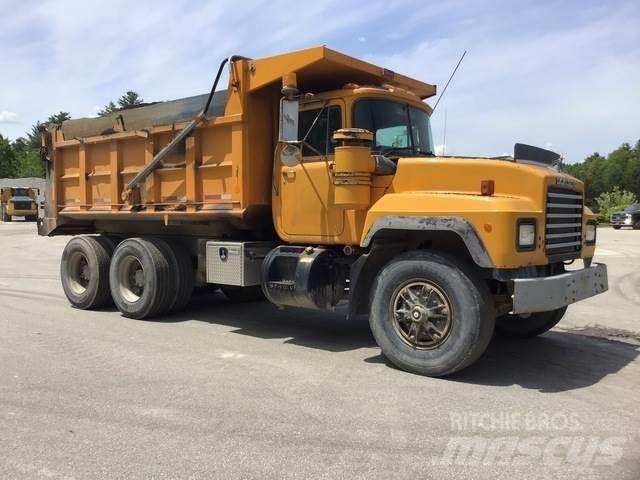 Mack RD688S Tipper trucks
