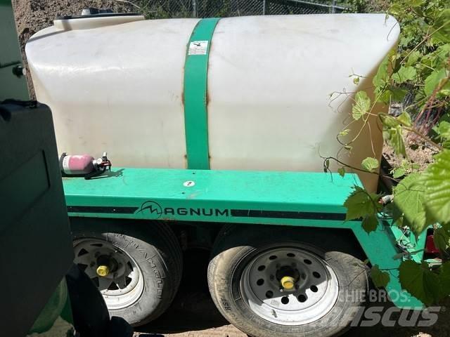 Magnum MWT500 Tanker trailers