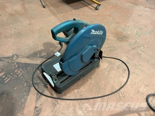 Makita  Chainsaws and clearing saws