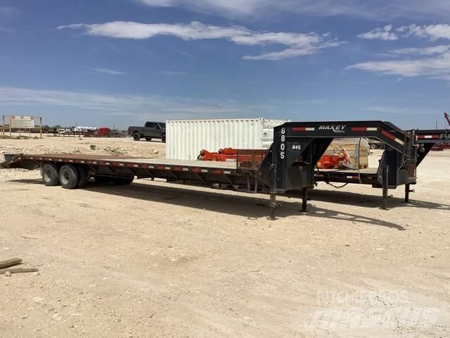 Maxey  Car carrier