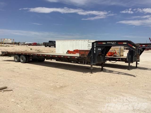 Maxey  Car carrier