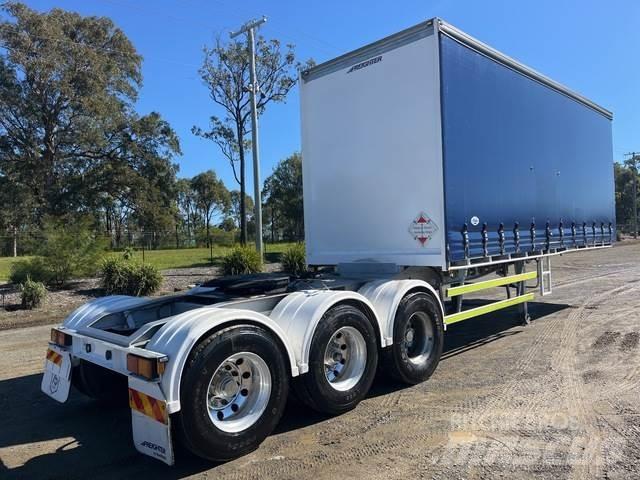 MaxiTrans  Curtainsider trailers