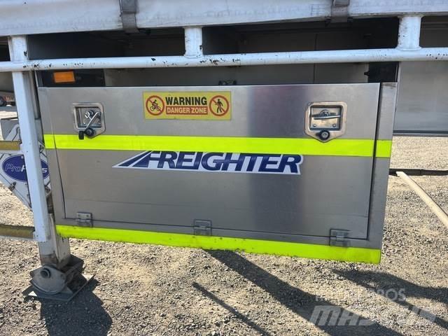 MaxiTrans  Curtainsider trailers