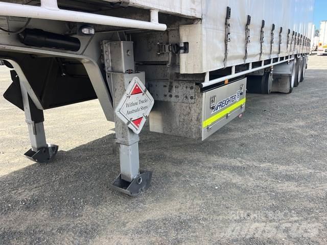 MaxiTrans  Curtainsider trailers