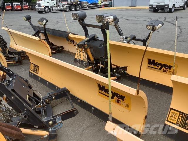 Meyer LP-9.0 Snow blades and plows