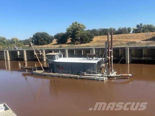  Moore Work boats / barges