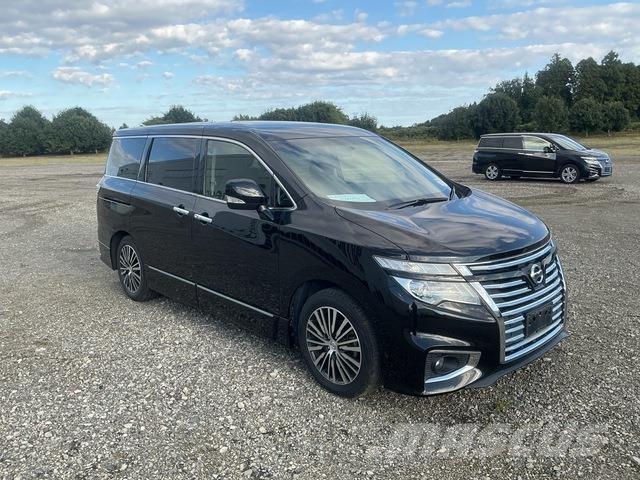 Nissan Elgrand Mini bus