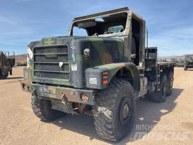 Oshkosh  Box trucks