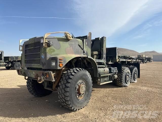 Oshkosh  Box trucks
