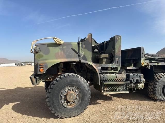 Oshkosh  Box trucks