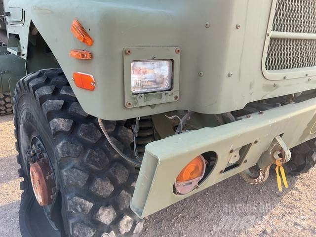 Oshkosh MK25 Box trucks