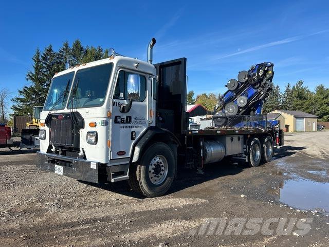 Peterbilt  Truck mounted cranes