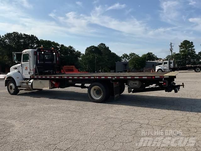 Peterbilt 337 Recovery vehicles