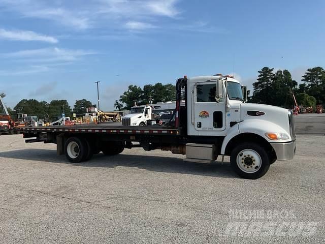 Peterbilt 337 Recovery vehicles