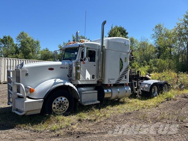 Peterbilt 367 Truck mounted cranes