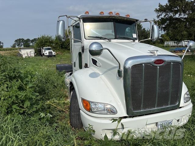 Peterbilt 384 Prime Movers