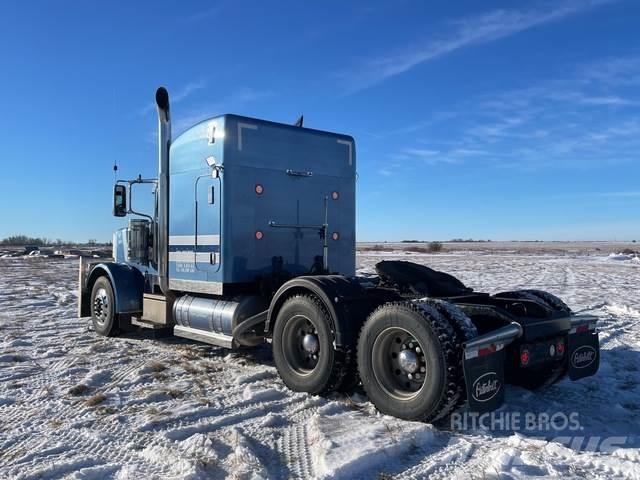 Peterbilt 389 Prime Movers