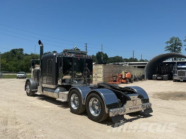 Peterbilt 389 Prime Movers