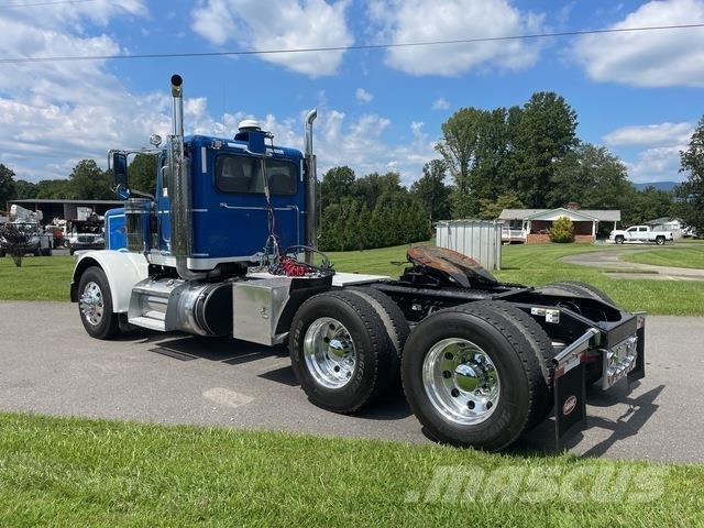 Peterbilt 389 Prime Movers
