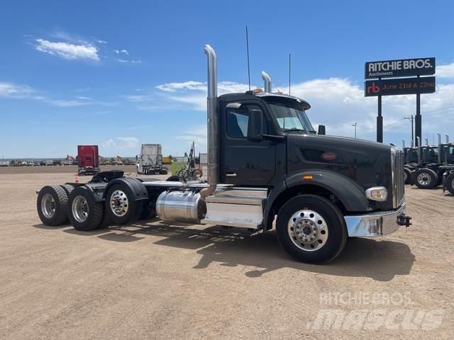 Peterbilt 567 Prime Movers