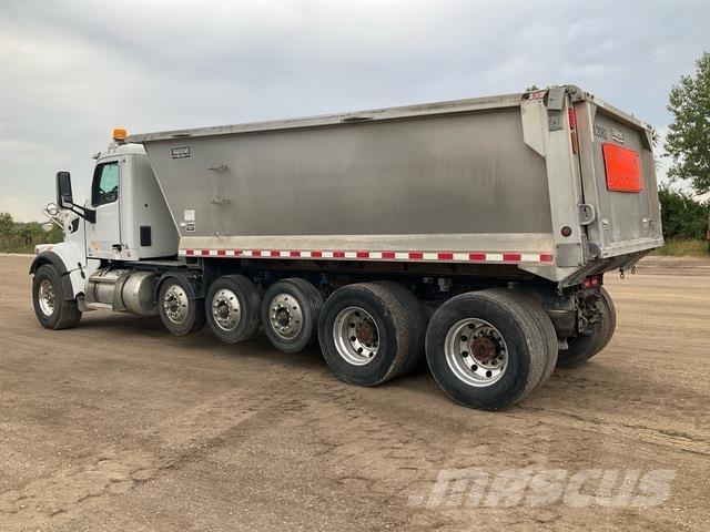 Peterbilt 567 Tipper trucks