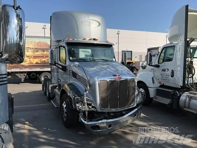 Peterbilt 579 Prime Movers
