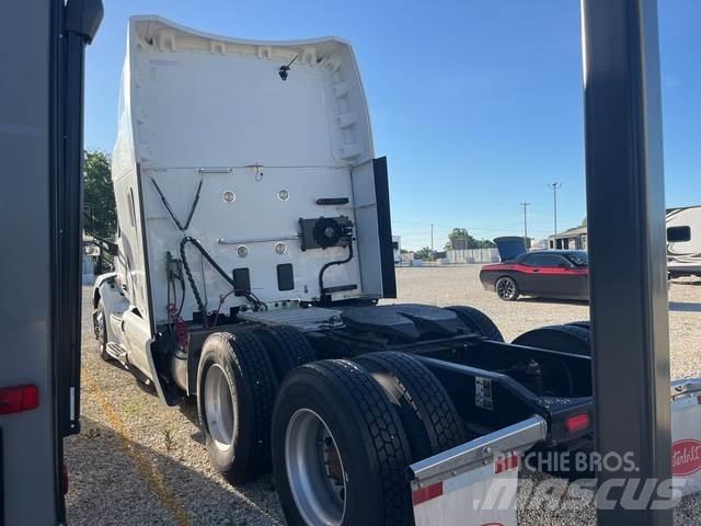 Peterbilt 579 Prime Movers