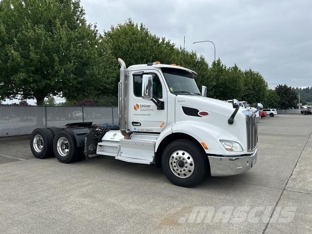 Peterbilt 579 Prime Movers