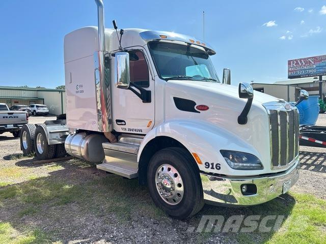 Peterbilt 589 Prime Movers