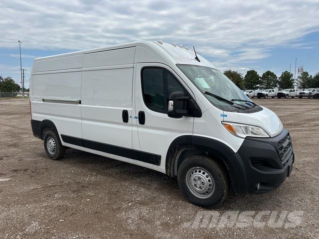 RAM 2500 Box trucks