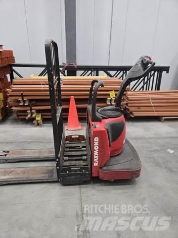 Raymond 8410 Hand pallet truck