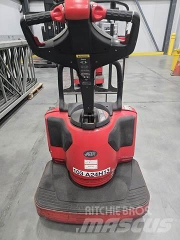 Raymond 8410 Hand pallet truck