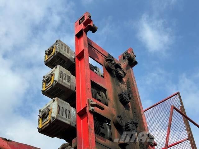 SAJ 9 Hoists and material elevators