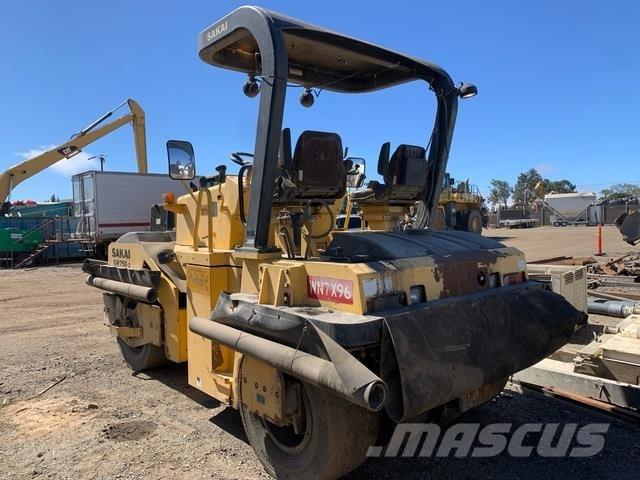 Sakai GW750-2 Pneumatic tired rollers