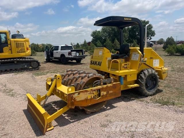 Sakai SV204T Single drum rollers