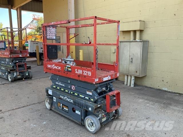 SkyJack 3219 Scissor lifts