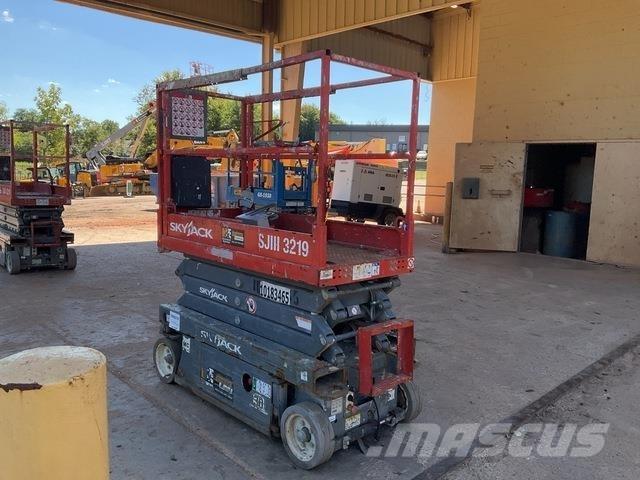 SkyJack 3219 Scissor lifts