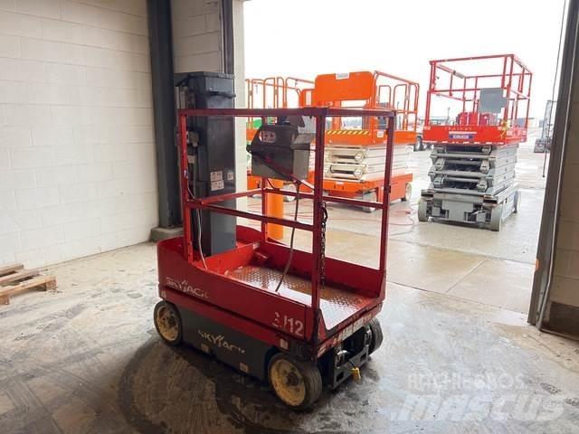SkyJack SJ12 Used Personnel lifts and access elevators