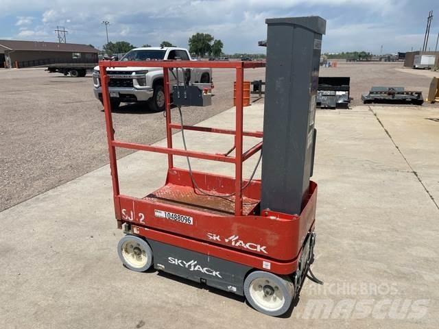 SkyJack SJ12 Used Personnel lifts and access elevators