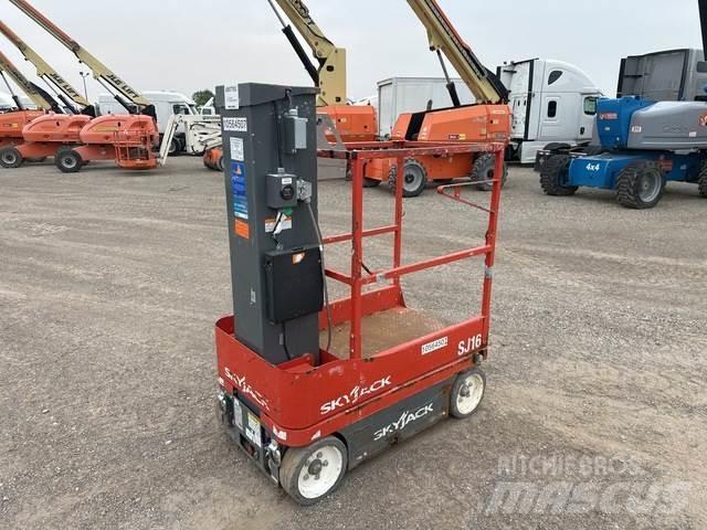 SkyJack SJ16 Used Personnel lifts and access elevators