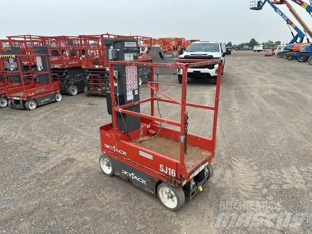 SkyJack SJ16 Used Personnel lifts and access elevators