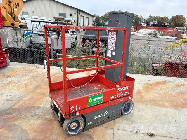 SkyJack SJ16 Used Personnel lifts and access elevators