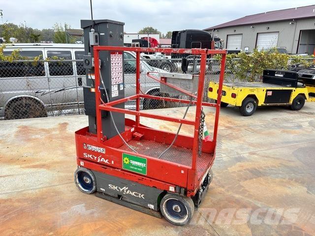 SkyJack SJ16 Used Personnel lifts and access elevators