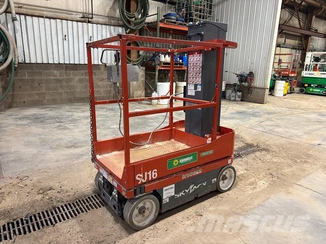 SkyJack SJ16 Used Personnel lifts and access elevators