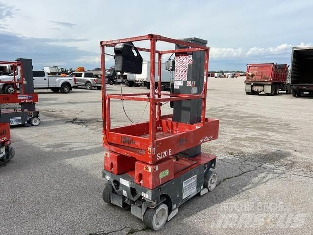 SkyJack SJ20E Used Personnel lifts and access elevators