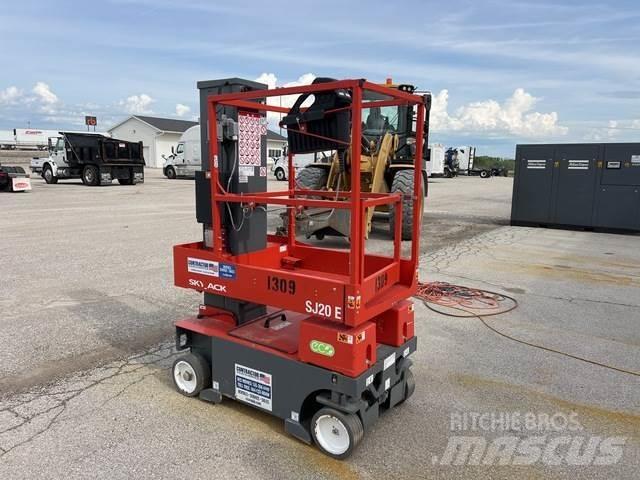 SkyJack SJ20E Used Personnel lifts and access elevators