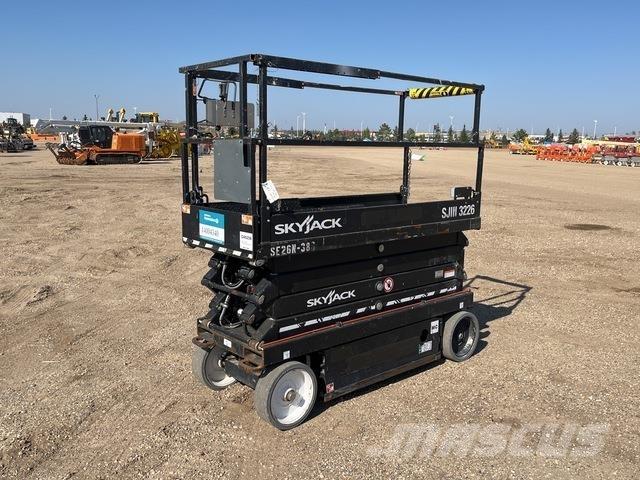 SkyJack SJ3226 Scissor lifts