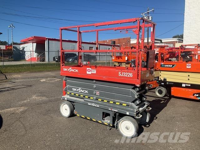 SkyJack SJ3226 Scissor lifts