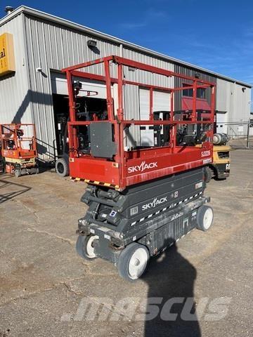 SkyJack SJ3226 Scissor lifts